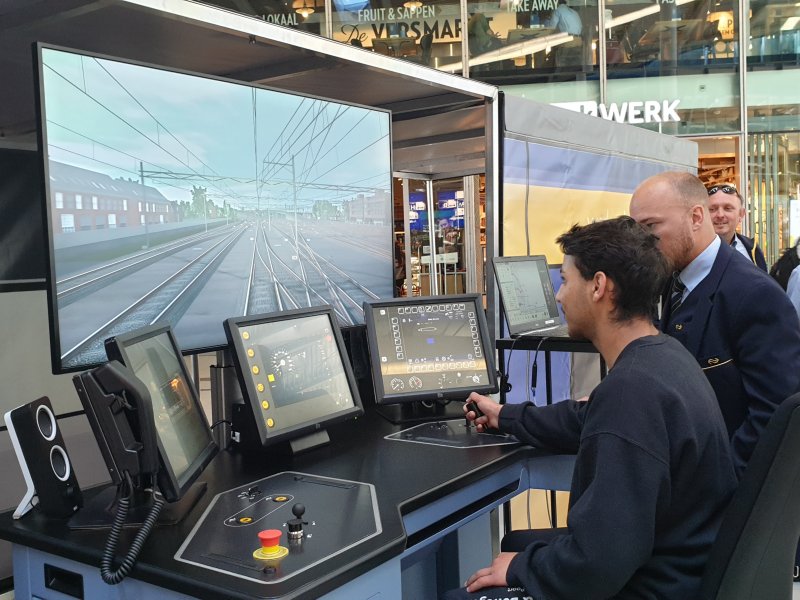 De simulator werd om 10 uur geopend. (Foto: Treinenweb)