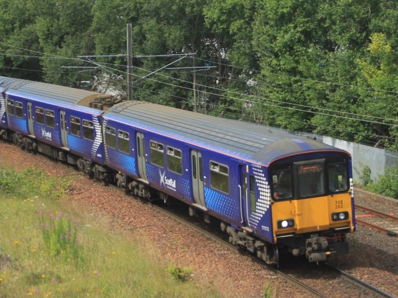 Een oude Class 318 in Schotland (Foto: Geof Sheppard)