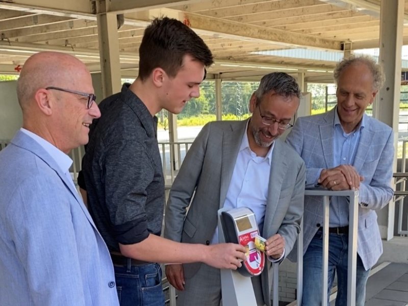 Donderdagmorgen vond de onthulling officieel plaats. (Foto: Provincie Gelderland)