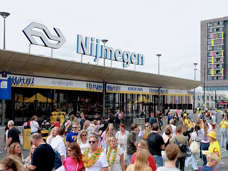 Ongeveer 400.000 reizigers reden met de trein naar de Vierdaagse toe. (Foto: NS)