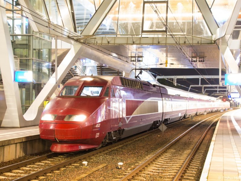 De door de verstoring omgeleide Thalys op Arnhem Centraal. (Foto: Joshu Mesicek)