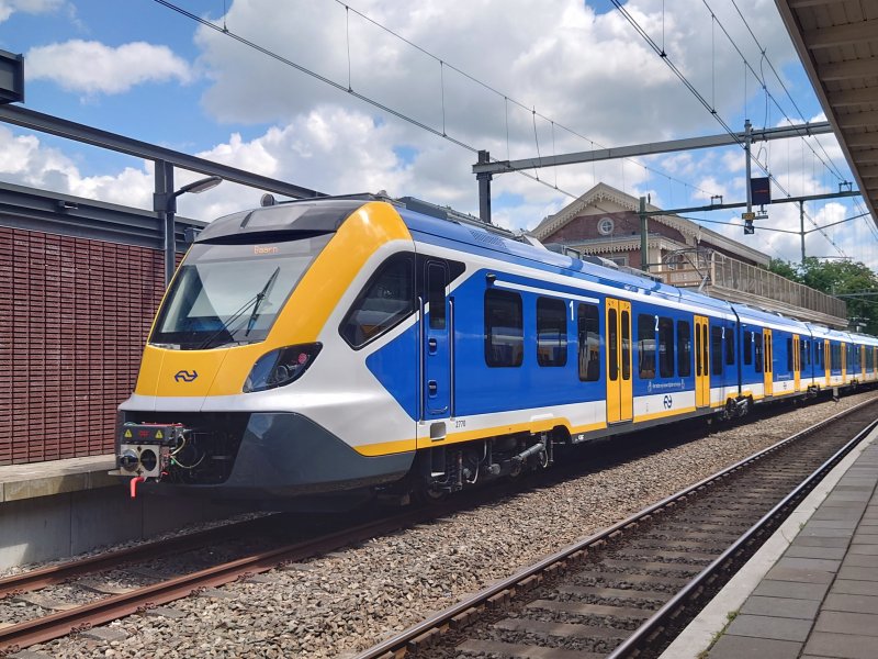 De Airport Sprinter tijdens een proefrit op station Baarn. (Foto: Vincent Barendrecht)