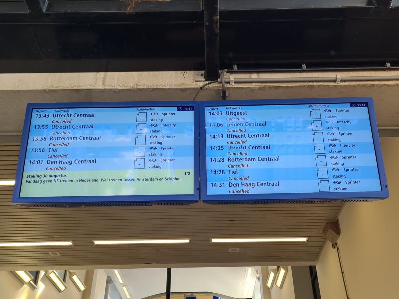 Op station Woerden was het uiterst rustig. (Foto: )