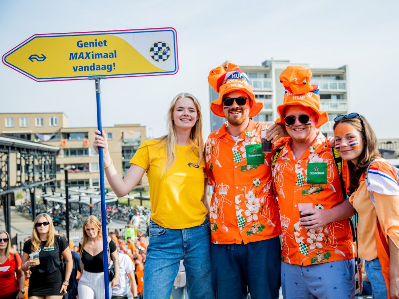 Ruim 120.000 raceliefhebbers reisden van en naar de Dutch Grand Prix (Foto: NS / Daisy Fotografie)