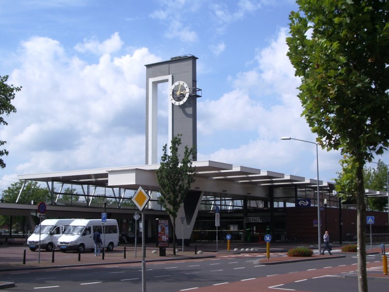 Het station van Almelo. (Foto: T. Houdijk)