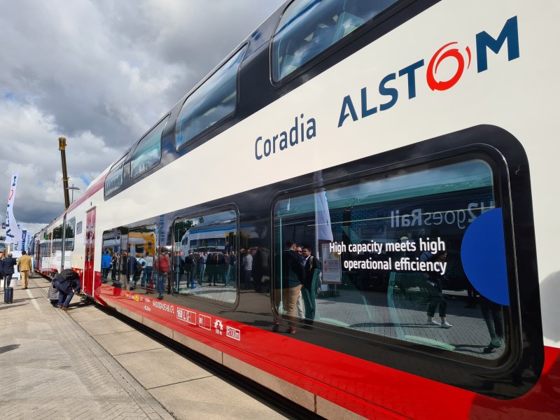 Utsiden av toget.  Alstom-klistremerker fjernes selvfølgelig før levering.  (Rettigheter: Trainenweb)