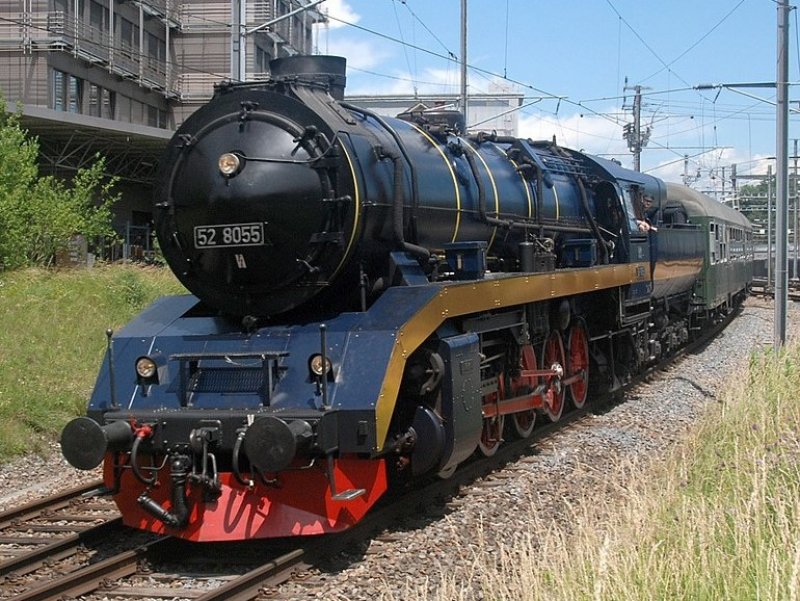 De stoomlocomotief 52 8055 zou in de loods hebben gestaan op het moment van de brand. (Foto: Anidaat)