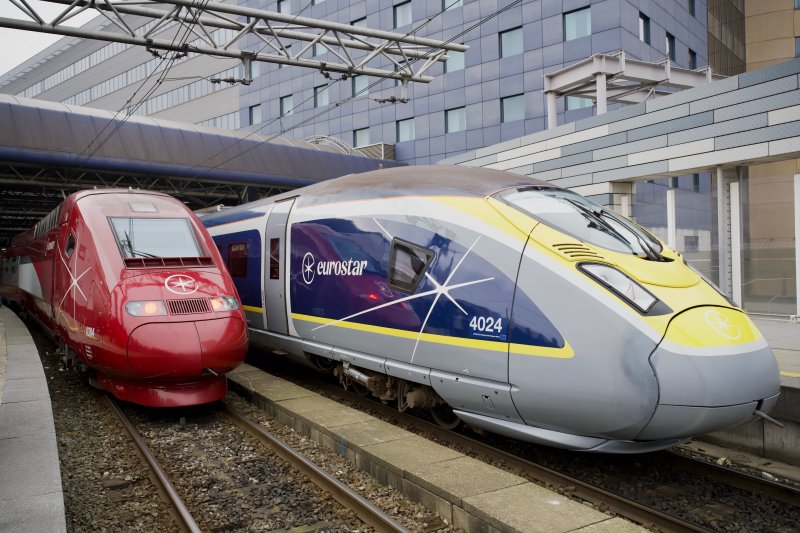 Beide treinstellen zijn voorzien van het nieuwe logo. (Foto: Eurostar)