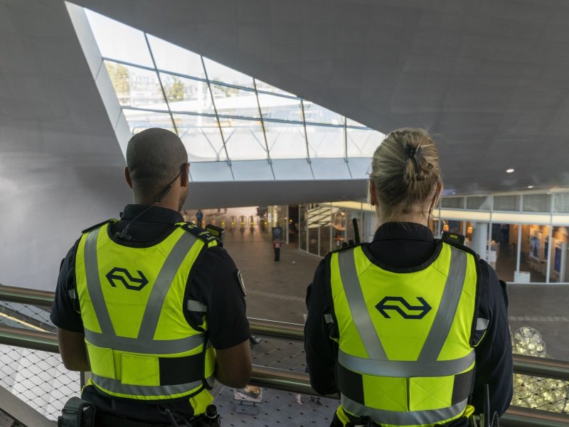 NS roept de overheid op om maatregen te nemen tegen agressie in de trein en op het station. (Foto: NS)