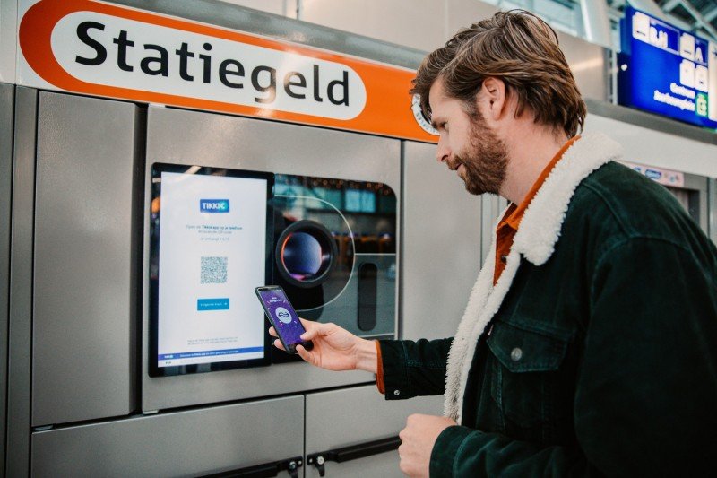 Inleverautomaten voor flessen accepteren vanaf 1 april ook blikjes - Treinenweb