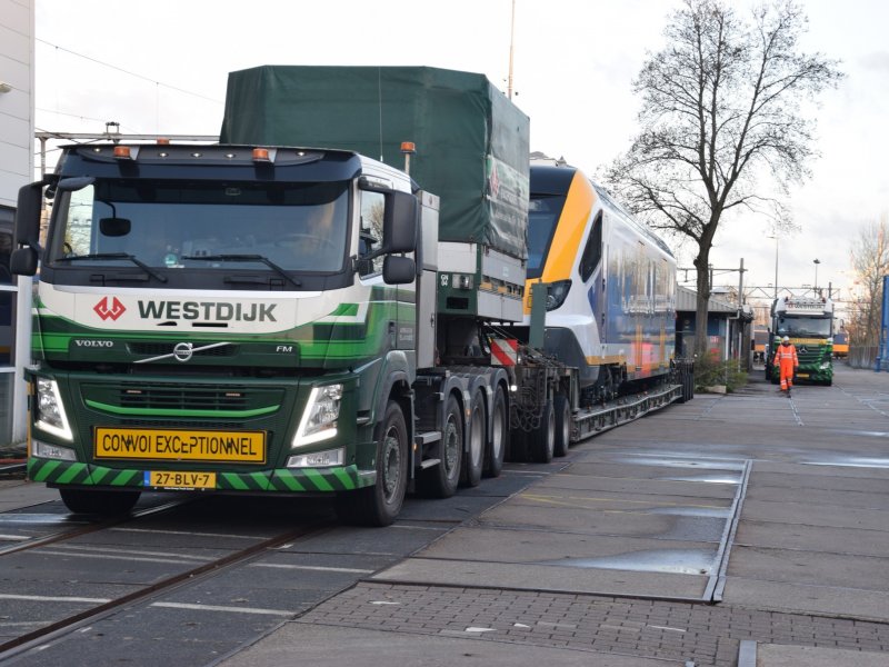 De aankomst van het koprijtuig van de 2788 in Amsterdam. (Foto: Nico Koller)