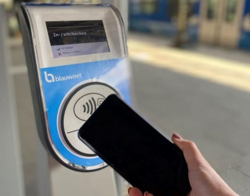 In- en uitchecken met een (digitale) betaalpas is nu ook mogelijk bij Blauwnet. (Foto: Blauwnet)
