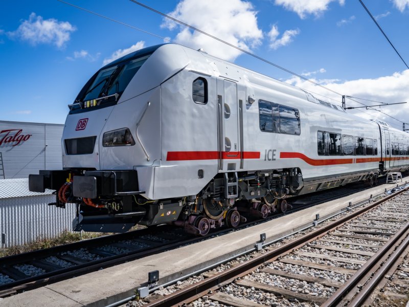 De ICE L die we straks in Nederland gaan zien tussen Amsterdam en Berlijn. (Foto: Deutsche Bahn AG / Tobias Holzer)