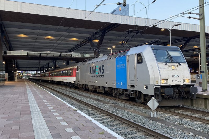 De European Sleeper nachttrein op Rotterdam Centraal. (Foto: Ronald Claessen)