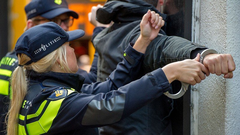 Een archieffoto van een aanhouding. (Foto: Politie.nl)