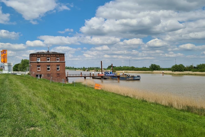 De herbouw van de nieuwe Friesenbrcke dat een draaibrug zal worden. (Foto: Treinenweb)