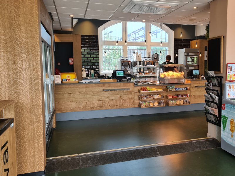 Net als in de Kiosk kan je er diverse snacks kopen. (Foto: Treinenweb.nl)