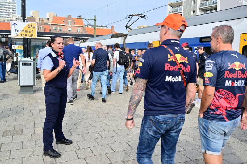 De NS bracht dit jaar een recordaantal reizigers naar Zandvoort tijdens de Grand Prix. (Foto: NS)