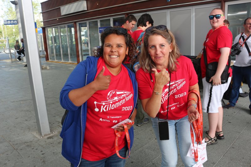 Deelneemster Priscilla meldde zich in de middag bij het meldpunt voor haar presentje. (Foto: Treinenweb.nl)