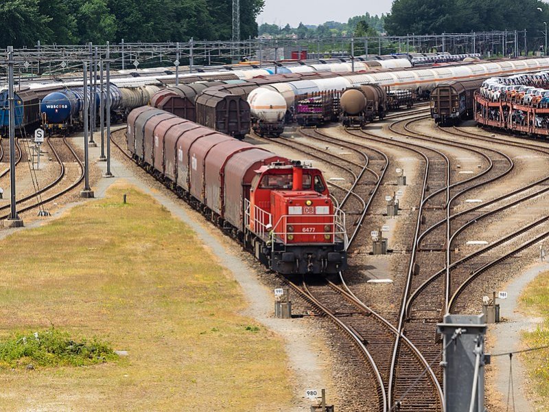 Het rangeerterrein van Kijfhoek nabij Zwijndrecht is n van de grootste rangeeremplacementen van Europa. (Foto: Frans Berkelaar)