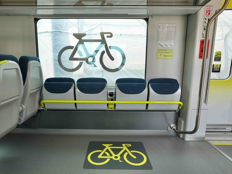 Het treinstel is voorzien van fietsstallingsplekken. (Foto: Alstom / Quasar Group)