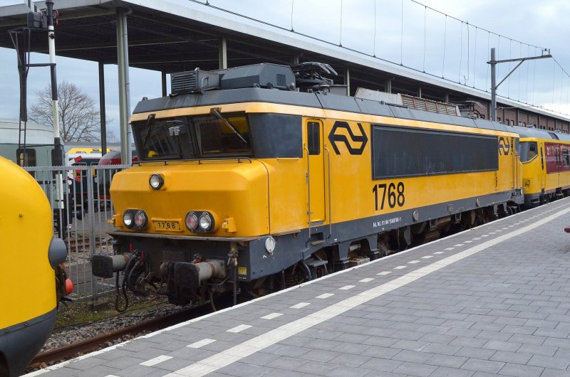 De 1768 die eigendom is van het Spoorwegmuseum. Deze locomotief is nog rijvaardig en wordt gebruikt voor eigen transporten. (Rechten: Eriksw)