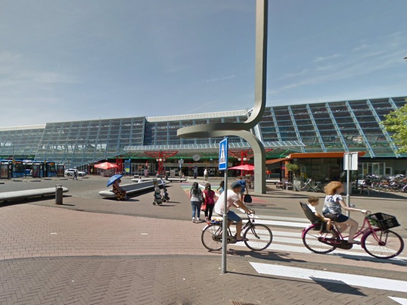 Het huidige stationsgebied van Lelystad. (Foto: Google Streetview)