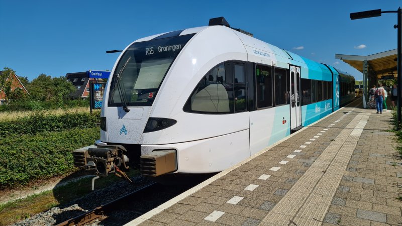 Arriva deed proef met nieuwe omroepstem in Noord-Nederland - Treinenweb