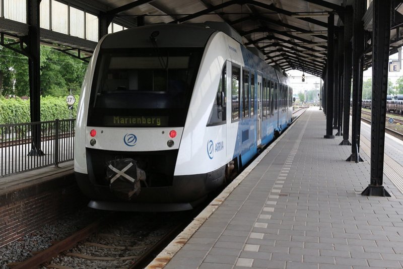 Een LINT diesel-trein op station Almelo. (Foto: Treinenweb.nl)
