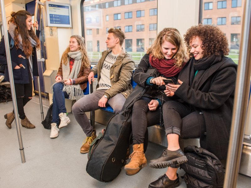 Idee voor meer sociale interactie wint wedstrijd Reizigerscadeau - Treinenweb