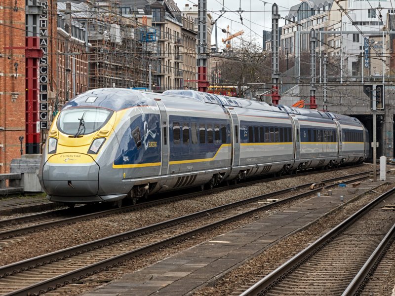 Een treinstel van de Eurostar bij Brussel Kapelkerk. (Foto: Roel Hemkes)