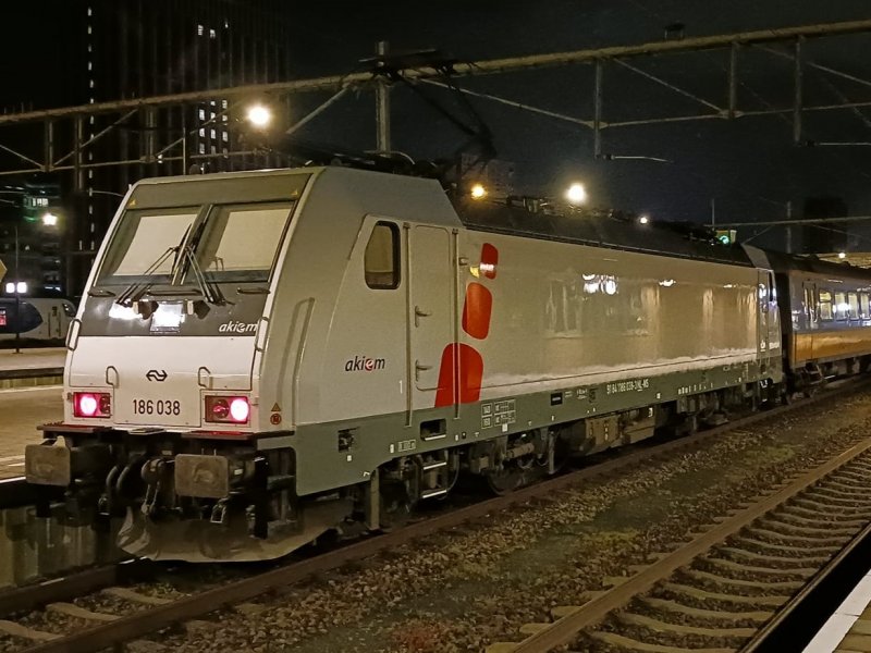 NS-Traxx locomotieven krijgen nieuwe kleurstelling - Treinenweb