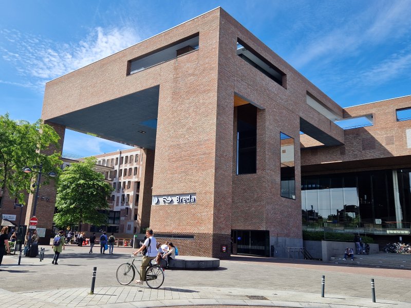 Beperkt treinen van en naar Breda, en minder treinen bij NS