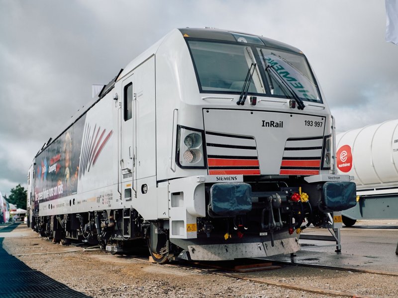 De Siemens Vectron voor RTC en InRail tijdens de Transport Logistic beurs in München. (Foto: Siemens Mobility)