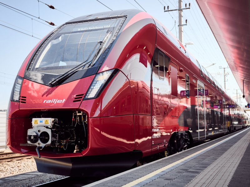 BB presenteert eerste dubbeldeks Railjet