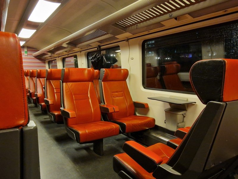 De eerste klasse coup van de ICR-rijtuigen. (Foto: Clayweb / Treinenweb)