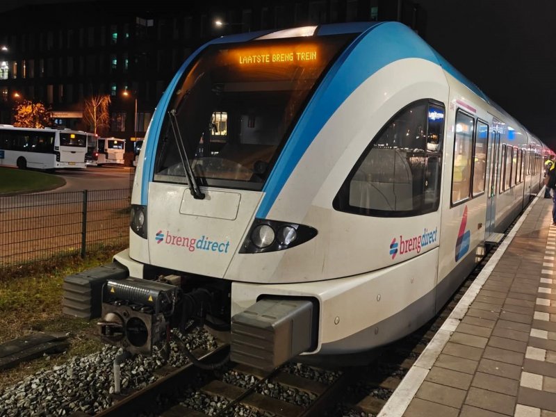 De laatste trein die onder de vervoerder Breng rijdt op 13 december 2025. (Rechten: Rik Weelink)