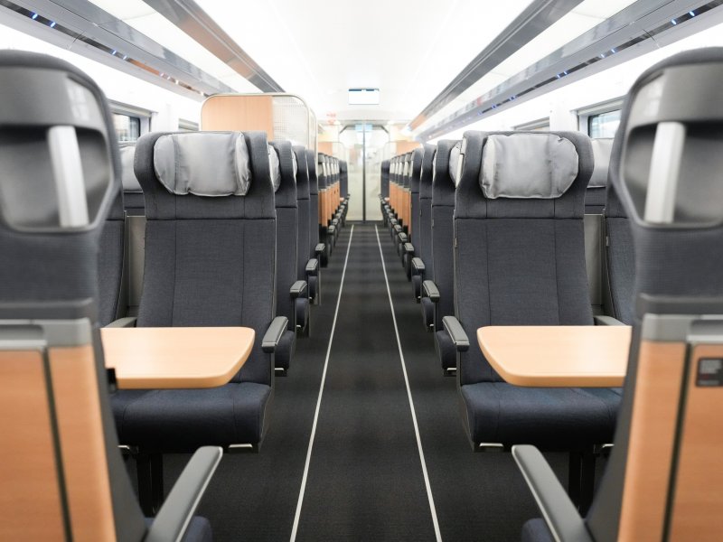 De tweede klas van de ICE 3neo treinstellen (Rechten: Deutsche Bahn AG / Oliver Lang)