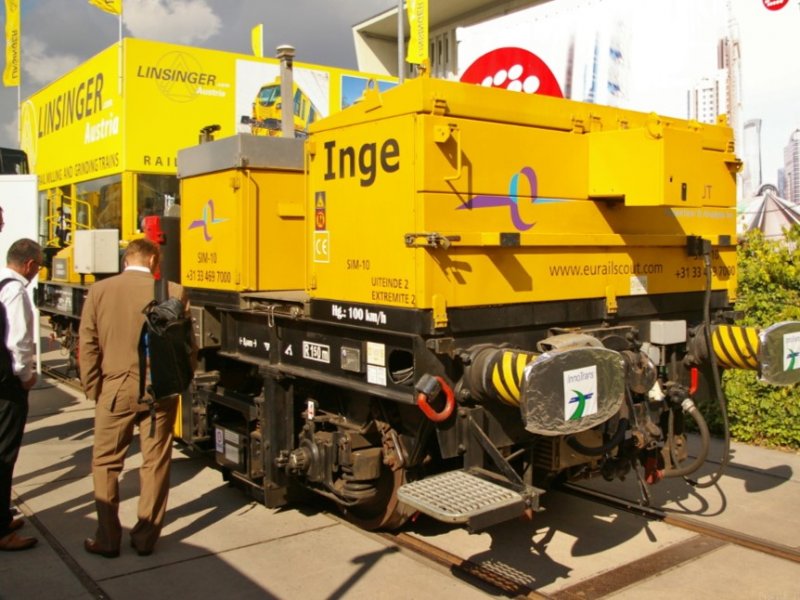 De SIM 10. Dit is een wagen om inspecties op het spoor mee uit te voeren. Deze werd tijdens InnoTrans 2016 in Berlijn gepresenteerd. (Rechten: Frank Paukstat)