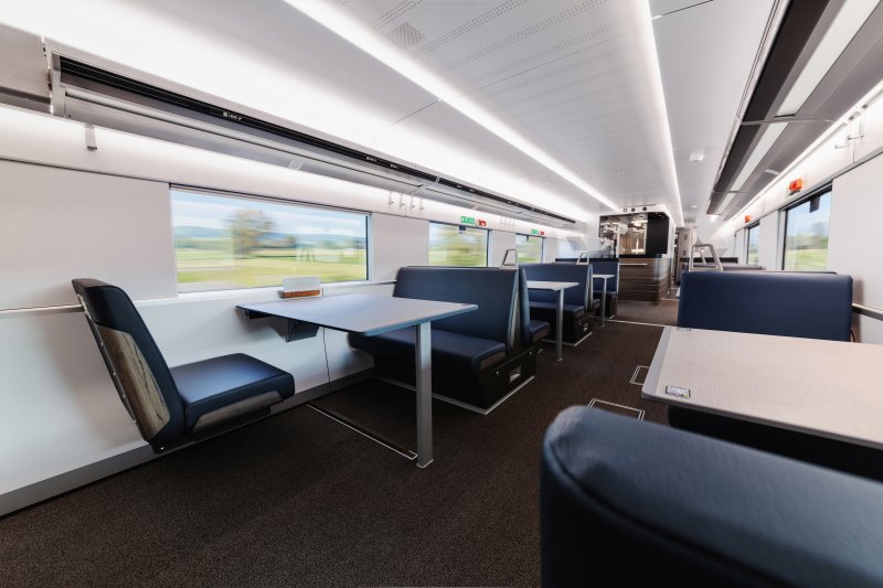 Het bistrorijtuig in de trein. (Rechten: Westbahn / Stefan Lengsteiner)