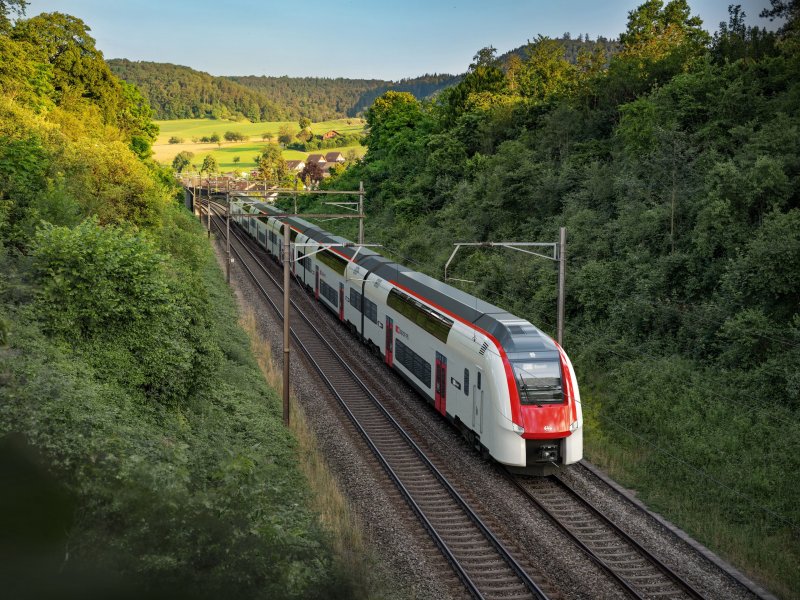 Zo komen straks de treinen van de buitenkant eruit te zien. (Foto: SBB / Siemens Mobility)