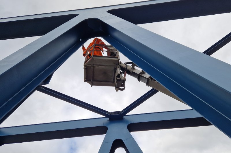 De afgelopen maand werd er nog aan de brug gewerkt. (Foto: Treinenweb/Clayweb)
