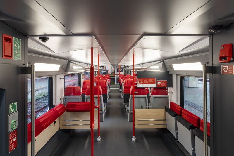 De trein is voorzien van multifunctionele ruimtes om bijvoorbeeld bagage te plaatsen. (Rechten: OEBB / Harald Eisenberger)