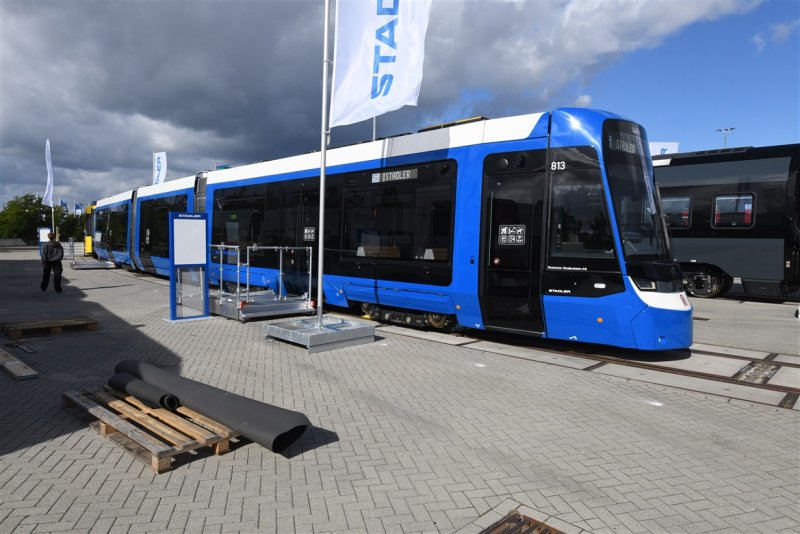 Een TINA-tram van Stadler die je straks in Rostock kunt vinden. (Rechten: J&uuml;rg D. L&uuml;thard)