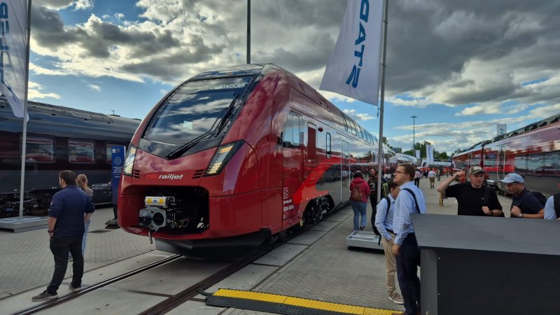 De nieuwe Railjet KISS, door Stadler gebouwd. (Rechten: Iain Dobson)