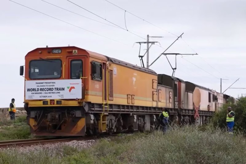 Zuid-Afrika rijdt recordlange goederentrein van 7,6 kilometer