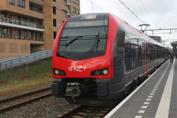 Aanstaande woensdag rijden er vanaf Alphen a/d Rijn enkel treinen in de richting van Utrecht. (Foto: Treinenweb)