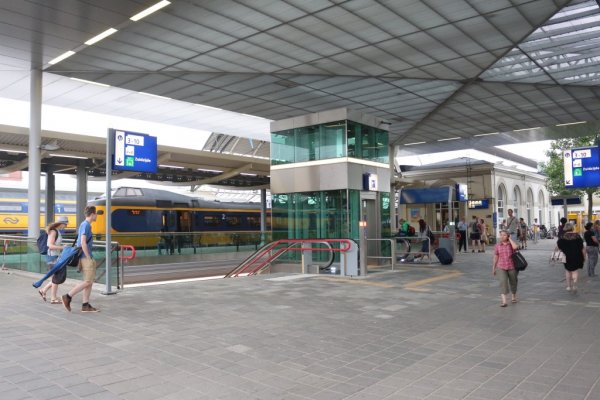 Kijkje in nieuwe reizigerstunnel station Zwolle