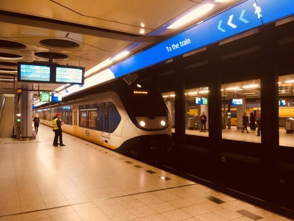 Luchthaven Schiphol gaat in gesprek met ProRail en NS over de voortslepende verstoringen. (Foto: ProRail)